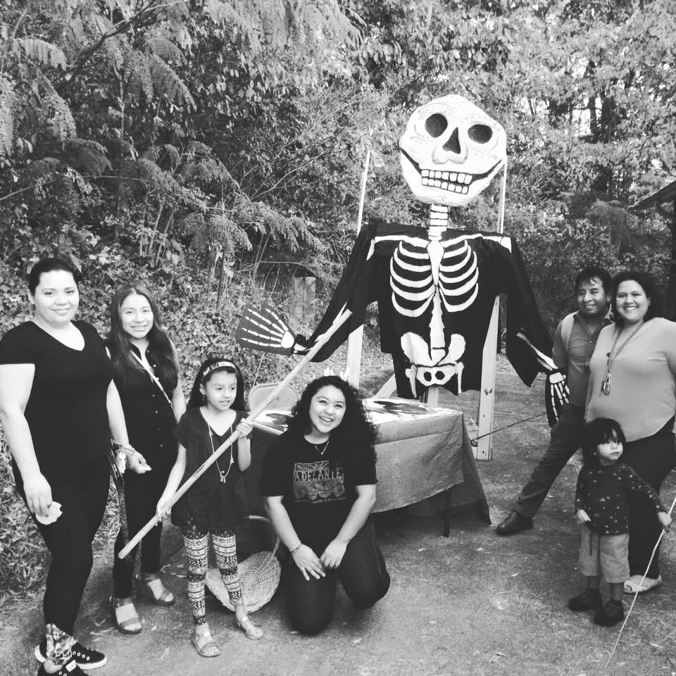 dia de muertos group photo